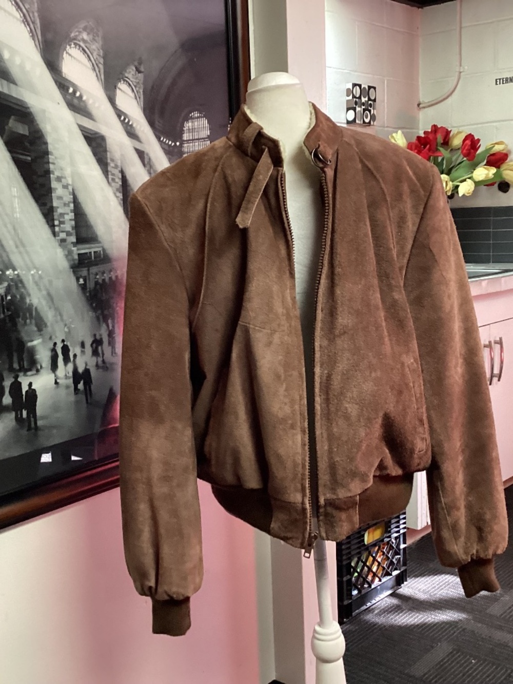 MENS SUEDE JACKET. BY LEATHER LOFT size 44
